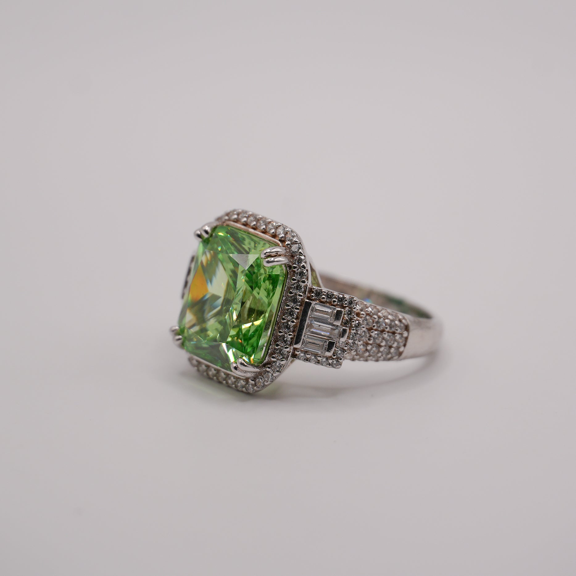 The Vivara Ring - Saroki jewels