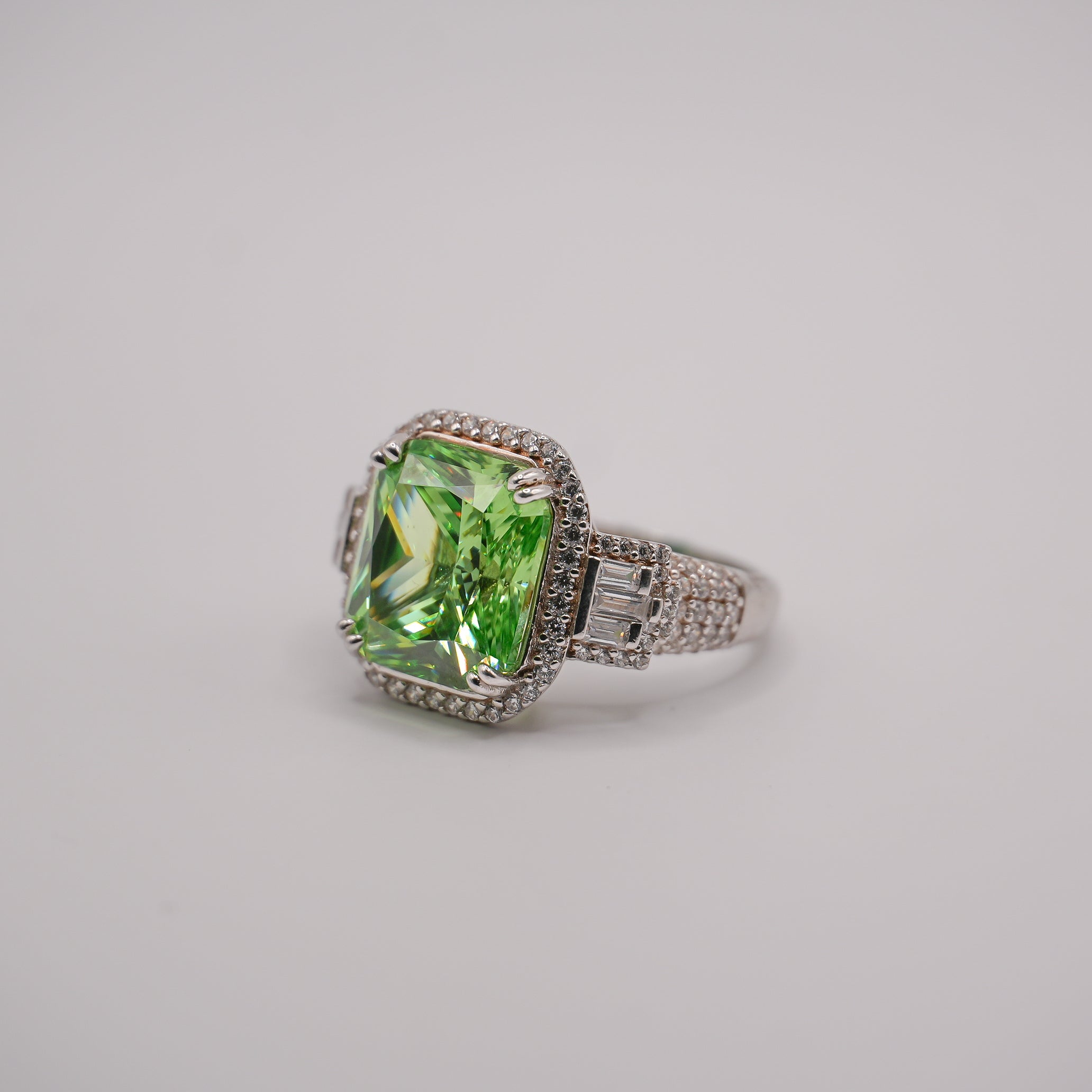 The Vivara Ring - Saroki jewels