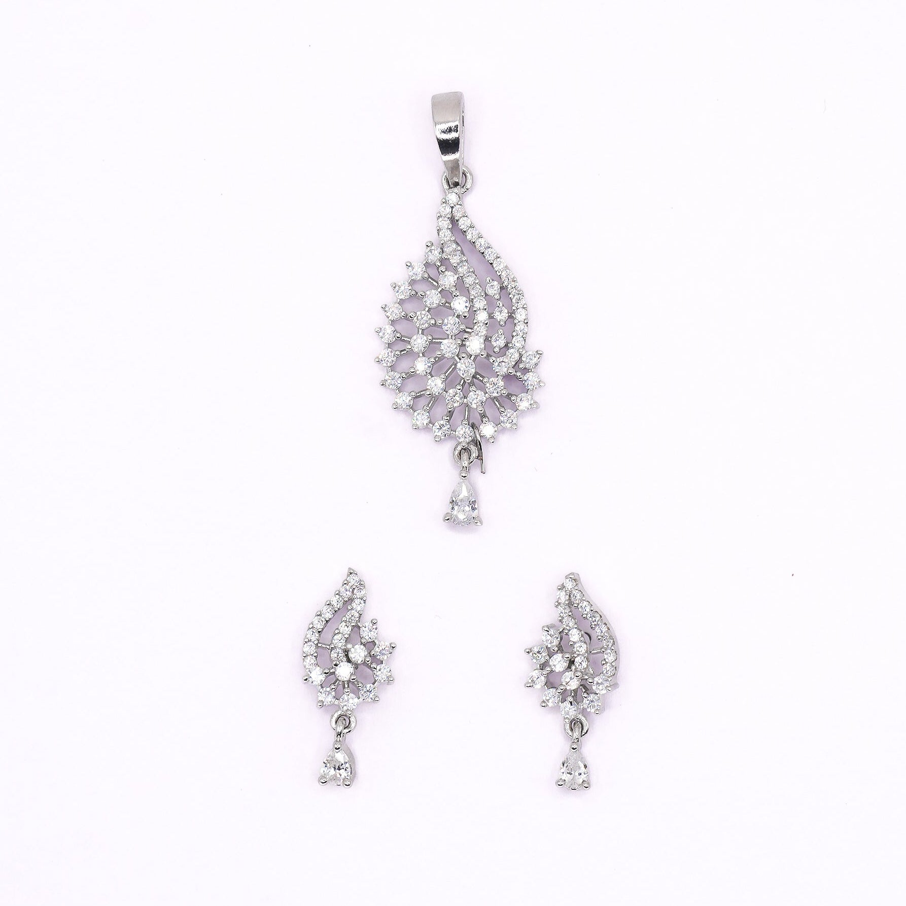 Vyomi Pendant Set - Saroki jewels