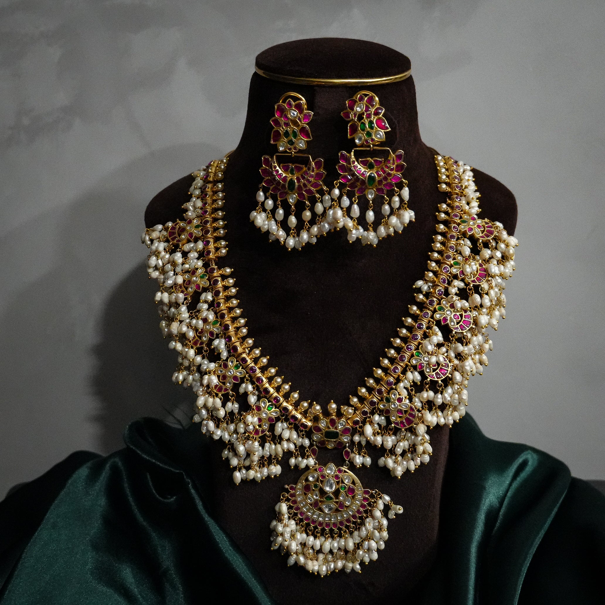 Shahnai Kundan Necklace Set